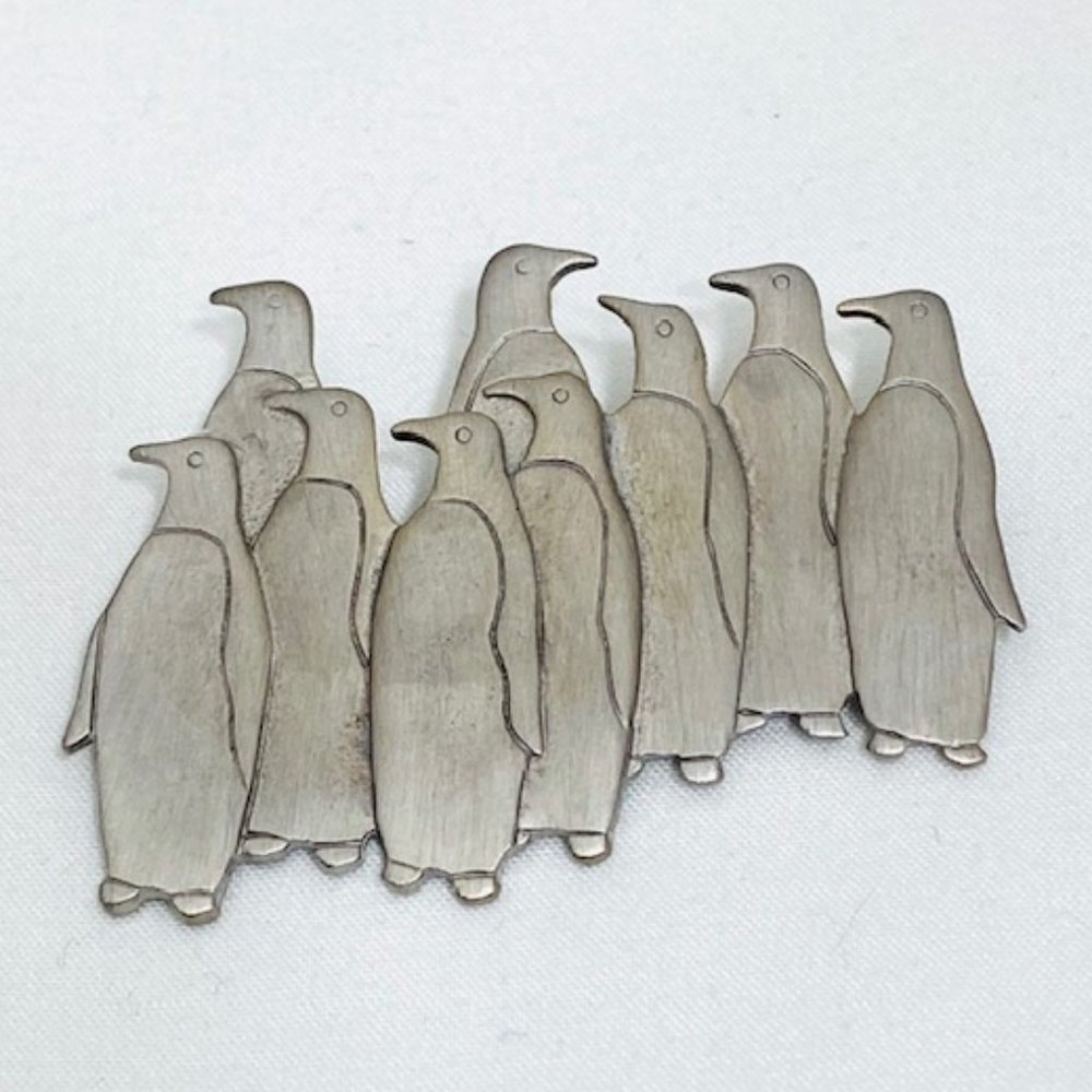 Vintage Jonette Jewelry (JJ) Silvertone Penguin Brooch